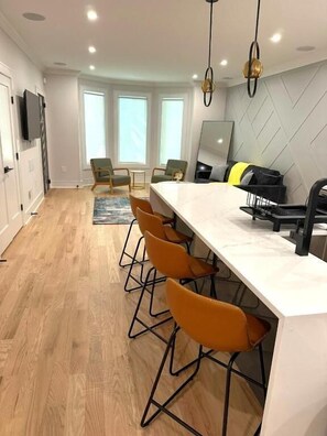 Deluxe Condo, 3 Bedrooms, Non Smoking, Kitchen | Bahagian dalam