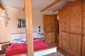 Room - Spacious vacation apartment, on the Baltic Sea, with own garden, with own e-charging station (Behrensdorf (Ostsee))