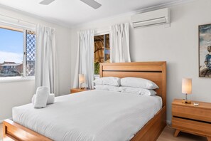 Apartment | 2 bedrooms, bed sheets - Family Friendly 2 Bed Flat With Balcony (Sunshine Coast)
