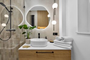 Hair dryer, towels - Ochota Apt - Balcony, Parks Nearby - by Rentujemy (Warszawa)
