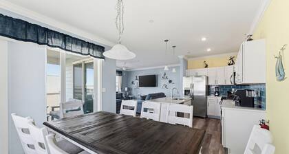 BEACH BLOCK! ELEVATOR! POOL! SO CLOSE TO BOARDWALK RIDES RESTAURANTS! NEW CONDO!
