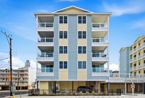 Exterior - NEW CONSTRUCTION! ELEVATOR! POOL! 1BLOCK2 BEACH BOARDS RIDES! FANTASTIC! (Wildwood)