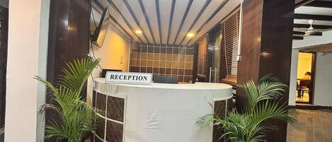 Hus | Reception