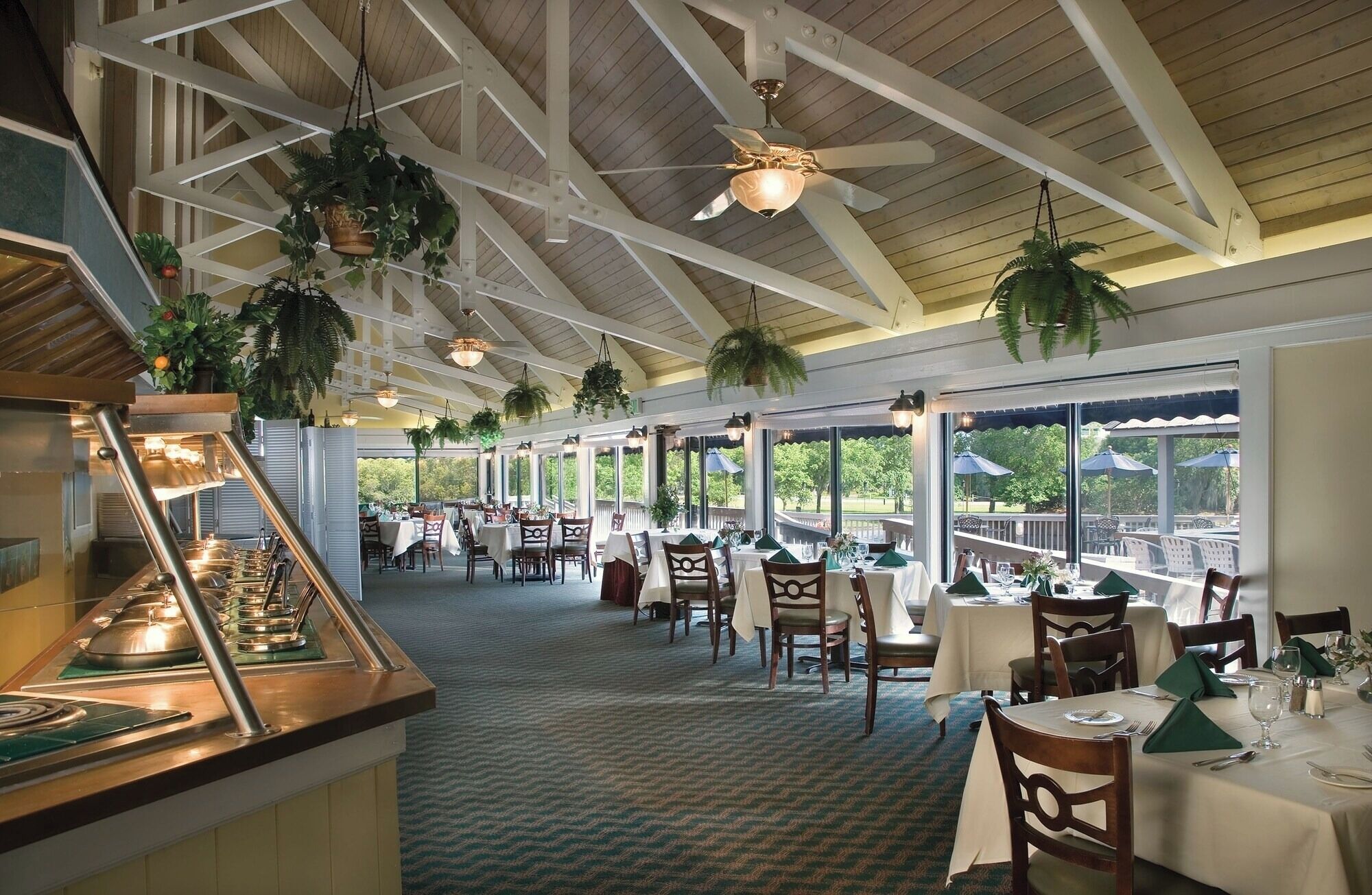 Start your morning with an easy buffet and fresh hot options