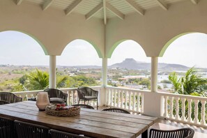 Outdoor dining - Modern Apt w/ Sea View & Pool | Jan Thiel (Willemstad)
