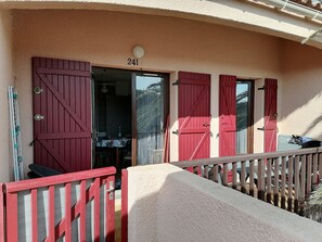 Property grounds - T2 mezzanine apartment near the sea (Saint-Cyprien)