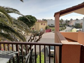 Property grounds - T2 mezzanine apartment near the sea (Saint-Cyprien)