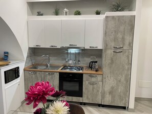 Private kitchen - Detached house with swimming pool and large equipped garden, pets allowed (Pompei)