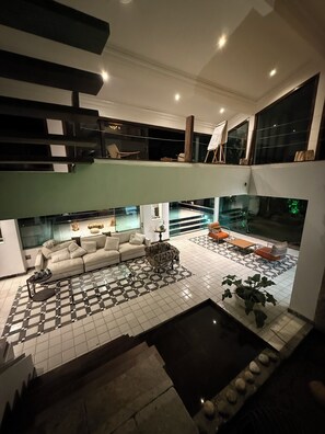 Interior - Mansion immersed in nature with a waterfall in a triplex room. (Unique in the World) (Rio de Janeiro)