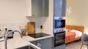 Private kitchen - L'Eden Rouennais - Cosy & Elegant Studio - Fiber 700Mb - Railway station 2 min away (Rouen)