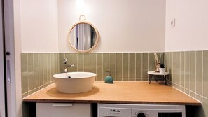 Bathroom - L'Eden Rouennais - Cosy & Elegant Studio - Fiber 700Mb - Railway station 2 min away (Rouen)