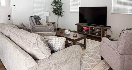 Country Cottage - Fully Remodeled