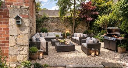 Serenity - Cinema, gym, private wellness suite, Painswick