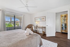 3 Schlafzimmer, Schreibtisch, Bügeleisen/Bügelbrett, Reisekinderbett