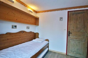 Room - Ski-in/ski-out & foot of the slopes, 1st floor, swimming pool, parking, 30m², Les Gets (Les Gets)