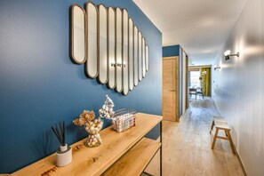 Interior - Wifi, 300m from ski slopes, 2nd floor, terrace, ski locker, 100m², Les Gets (Les Gets)