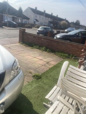 Room, 1 Bedroom | Property grounds