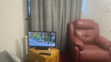 Shared Dormitory, 1 Bedroom | Living room