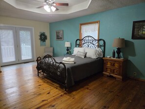 4 bedrooms, free WiFi - Entire 4bedroom House - Secluded Ozark Escape (Reeds spring)