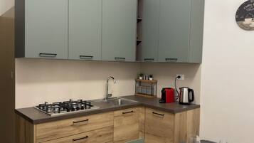 Kühlschrank, Herdplatte, Geschirrspüler