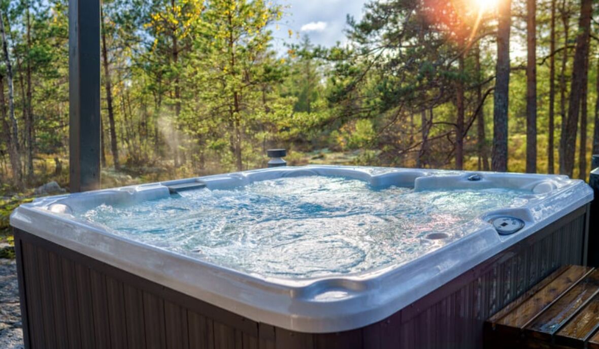 Outdoor spa tub