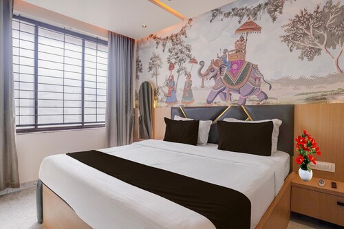 Super Townhouse Oak Dharwad