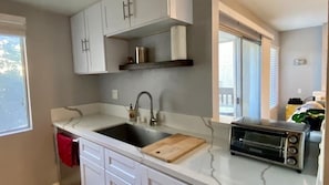 Private kitchen - Relax in 2 bedroom apartment with AC in charming Culver City for WORLD CUP 2026 (Culver City)