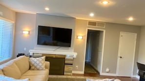 Smart TV - Relax in 2 bedroom apartment with AC in charming Culver City for WORLD CUP 2026 (Culver City)