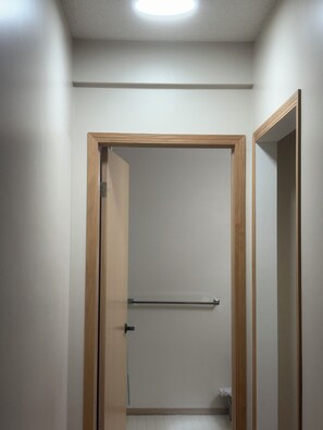 Interior - 3 bedroom with big window for rent (Calgary)