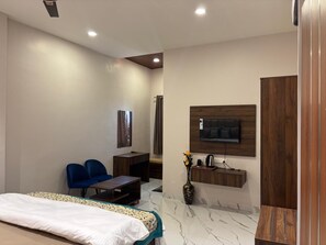 ห้องดีลักซ์, วิวเมือง | โต๊ะทำงาน, พื้นที่ทำงานแบบใช้แล็ปท็อป, Wi-Fi ฟรี