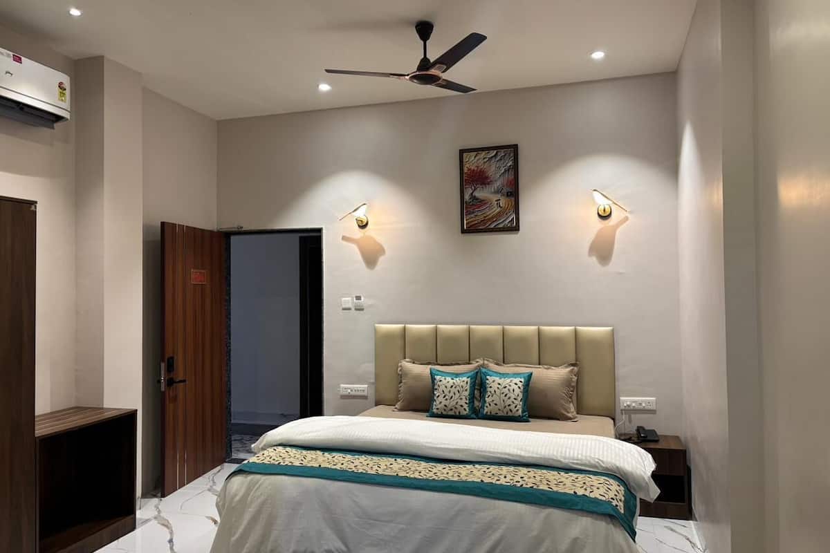 Deluxe Room, City View