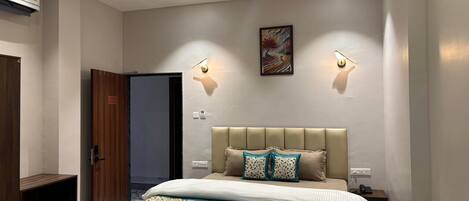 Deluxe Room, City View