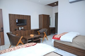 ห้องดีลักซ์, วิวเมือง | โต๊ะทำงาน, พื้นที่ทำงานแบบใช้แล็ปท็อป, Wi-Fi ฟรี