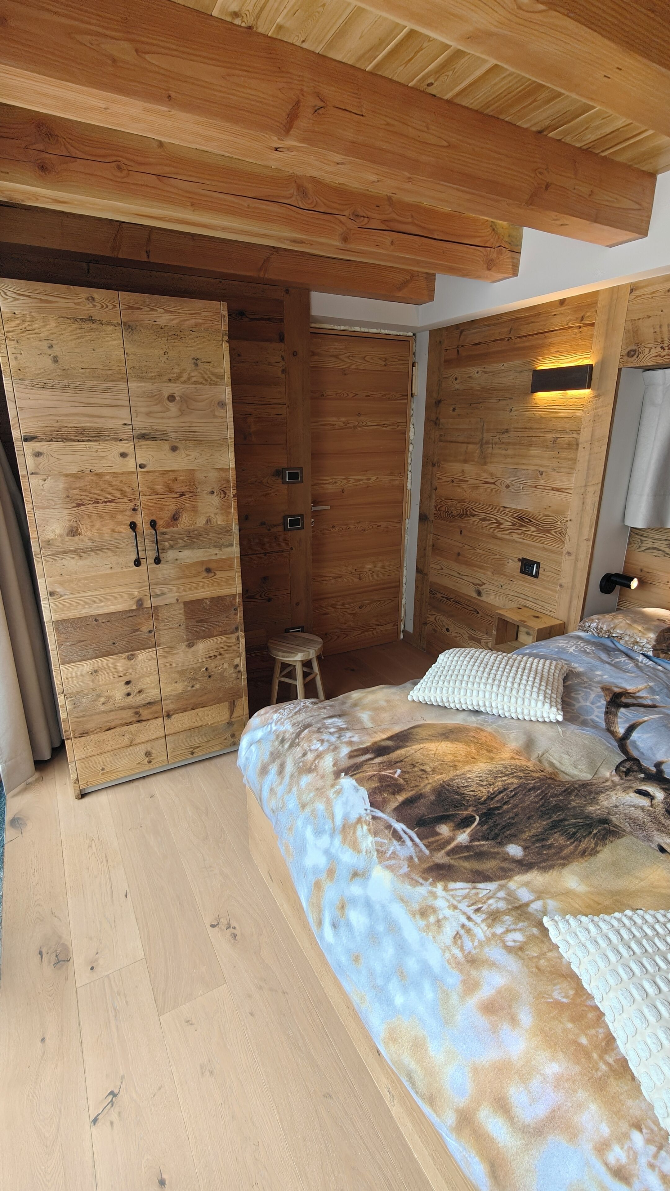 Villa Les Clochards Luxury Ski-in/ski-out Apartments, Spa, Matterhorn View, Wifi - Champoluc