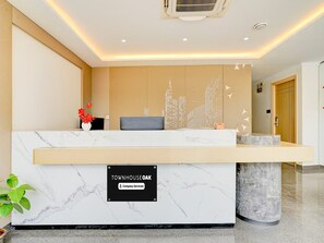 Reception - Townhouse Oak Aecs Layout Brookfield (Bengaluru)