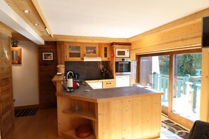 Private kitchen - Ski-in/ski-out & foot of the slopes, 1st floor, swimming pool, balcony, parking, 35m², Les Gets (Les Gets)