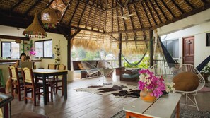 Dining room - La Punta Dreams (Brisas de Zicatela)