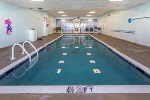 Pool - Oceanfront Condo With Pool - Steps To The Beach (Ocean City)