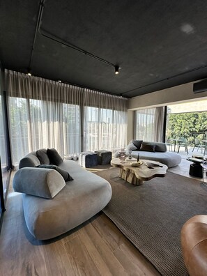 TV, offices - Departamento moderno en Americana (Guadalajara)