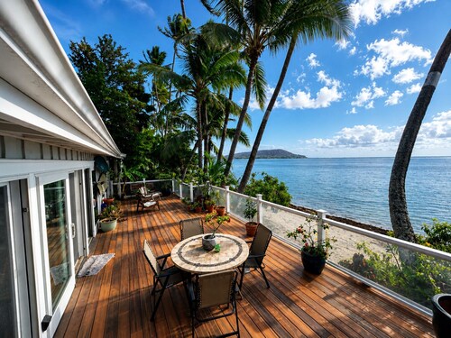 Beachfront South Shore Retreat with Stunning Ocean View Deck, Surf Near Waikiki