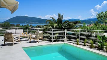 Familien-Maisonette, Meerblick | Terrasse/Patio
