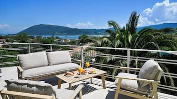 Family Duplex, Sea View | Terrace/patio