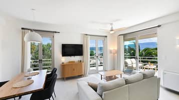 Family Duplex, Sea View | Living area