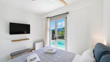 Blackout curtains, iron/ironing board, free WiFi