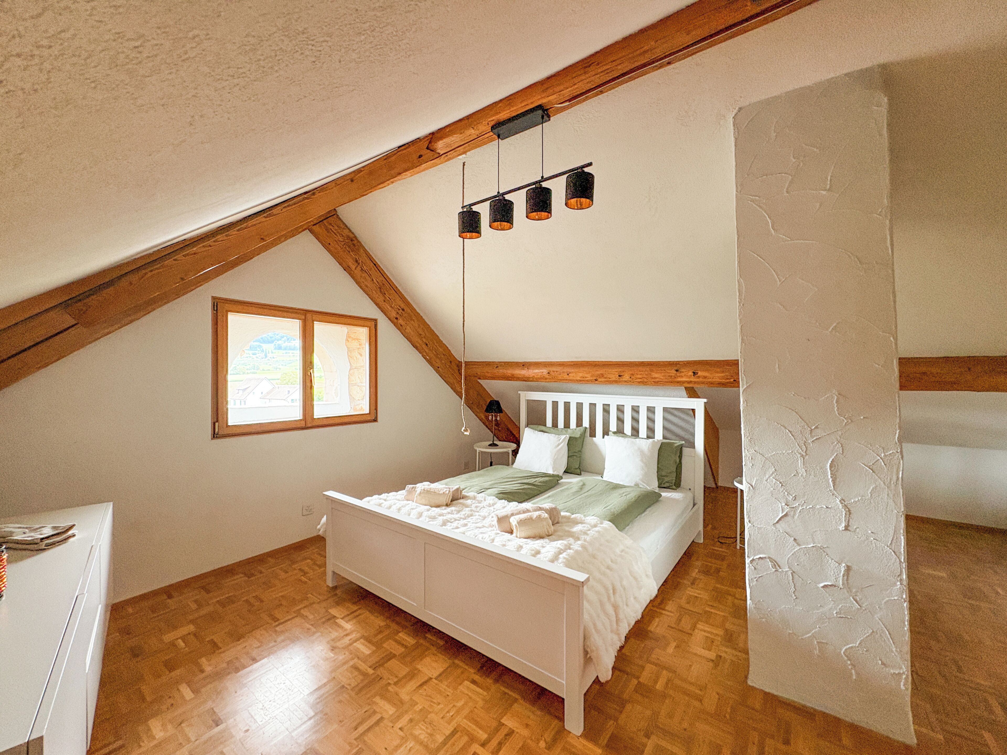 In-room safe, desk, travel crib, free WiFi