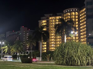 Exterior - Bay View Grand Residence 3BR Beachfront Luxury Condo (Ixtapa Zihuatanejo)