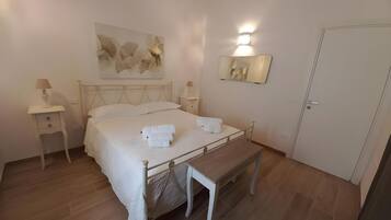 Casa | Cortinas blackout, tabla de planchar con plancha y wifi gratis