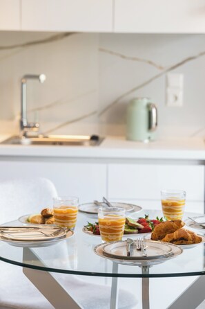 Dining - Urban Nest Collection Modern CityLiving  (Lefkada)