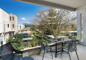 Outdoor dining - Urban Nest Collection Modern CityLiving  (Lefkada)