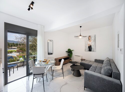 Urban Nest Collection Modern CityLiving 